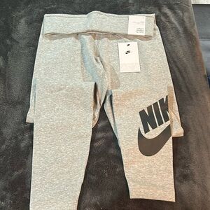 Nike leggings